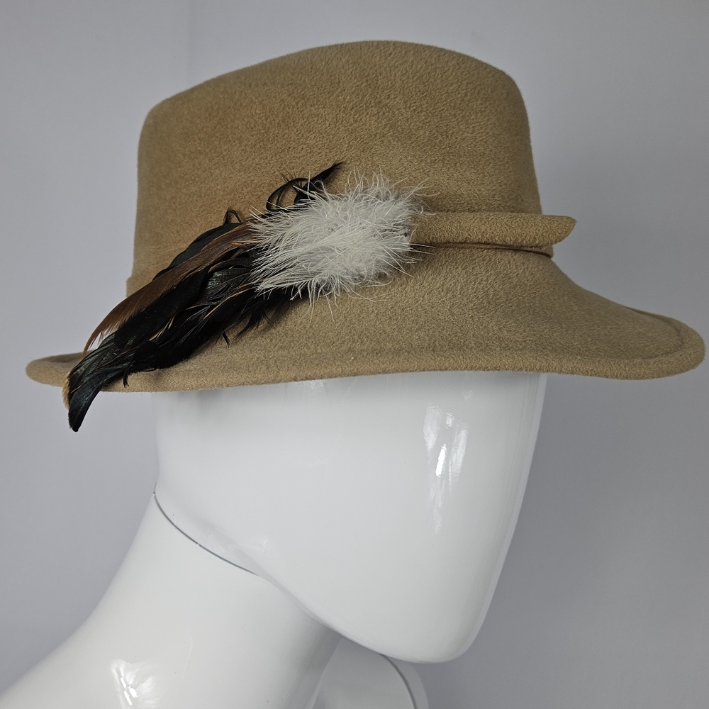 Vintage Betmar New York wool Camel hat
